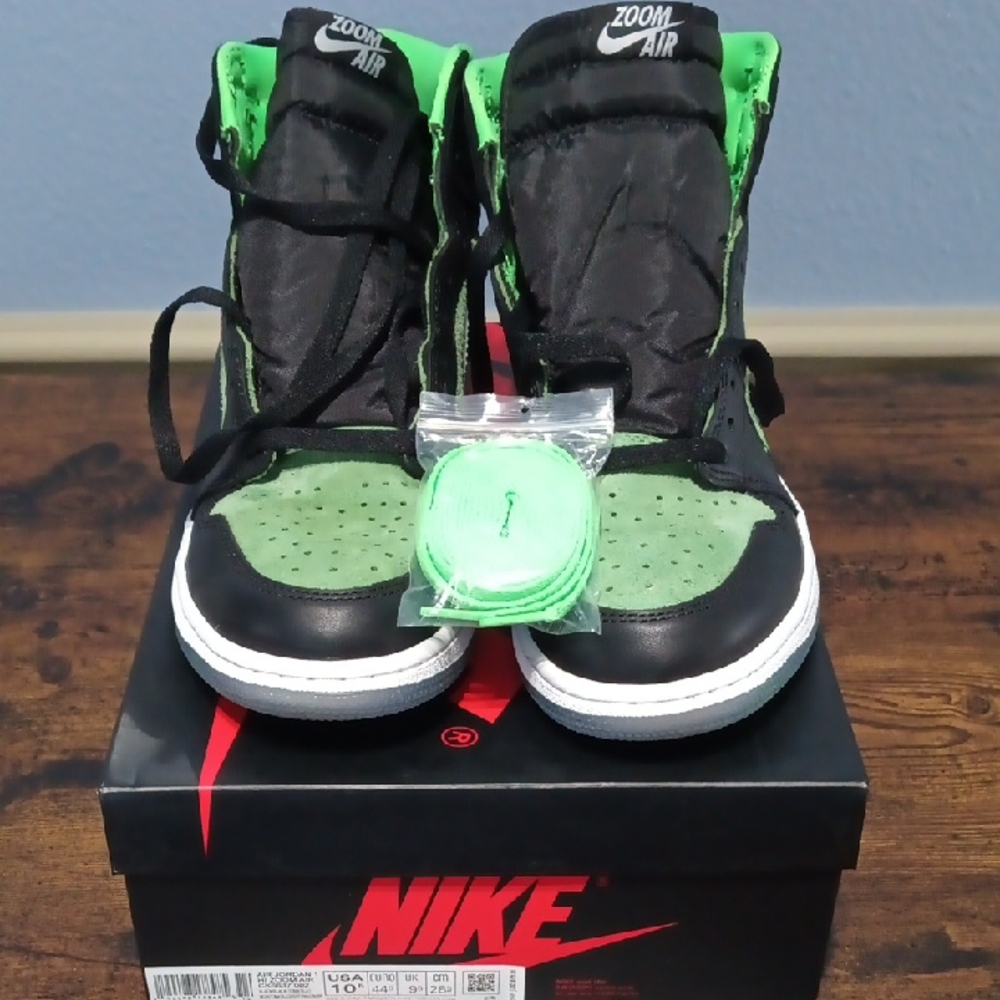 Nike Black and Green High-Top Sneakers